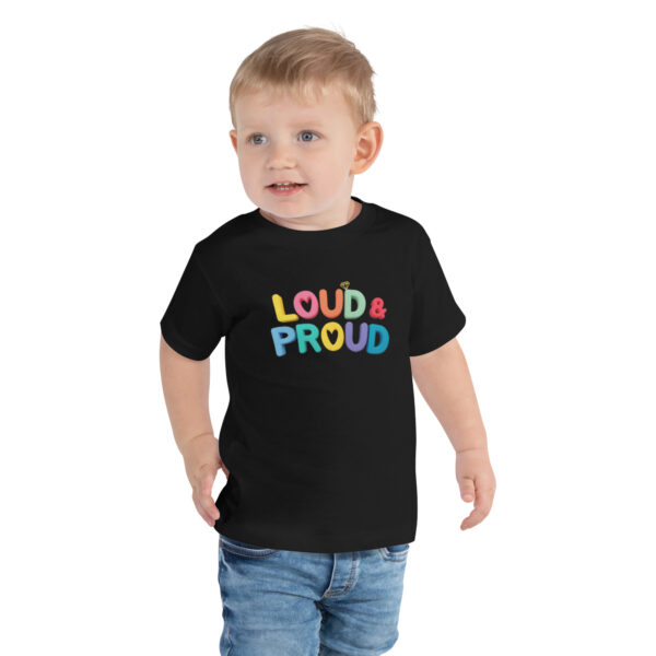 Kurzärmeliges Kleinkind-T-Shirt – “loud & proud”